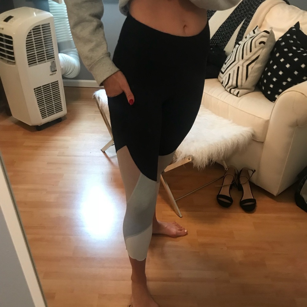 Abercrombie and Fitch workout capri